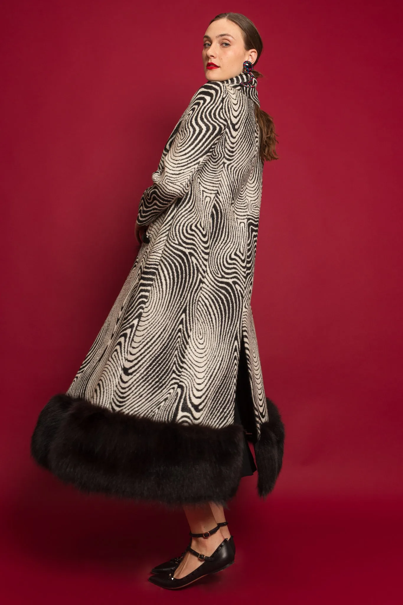 Abstract Moiré Wool Coat & Stole Set