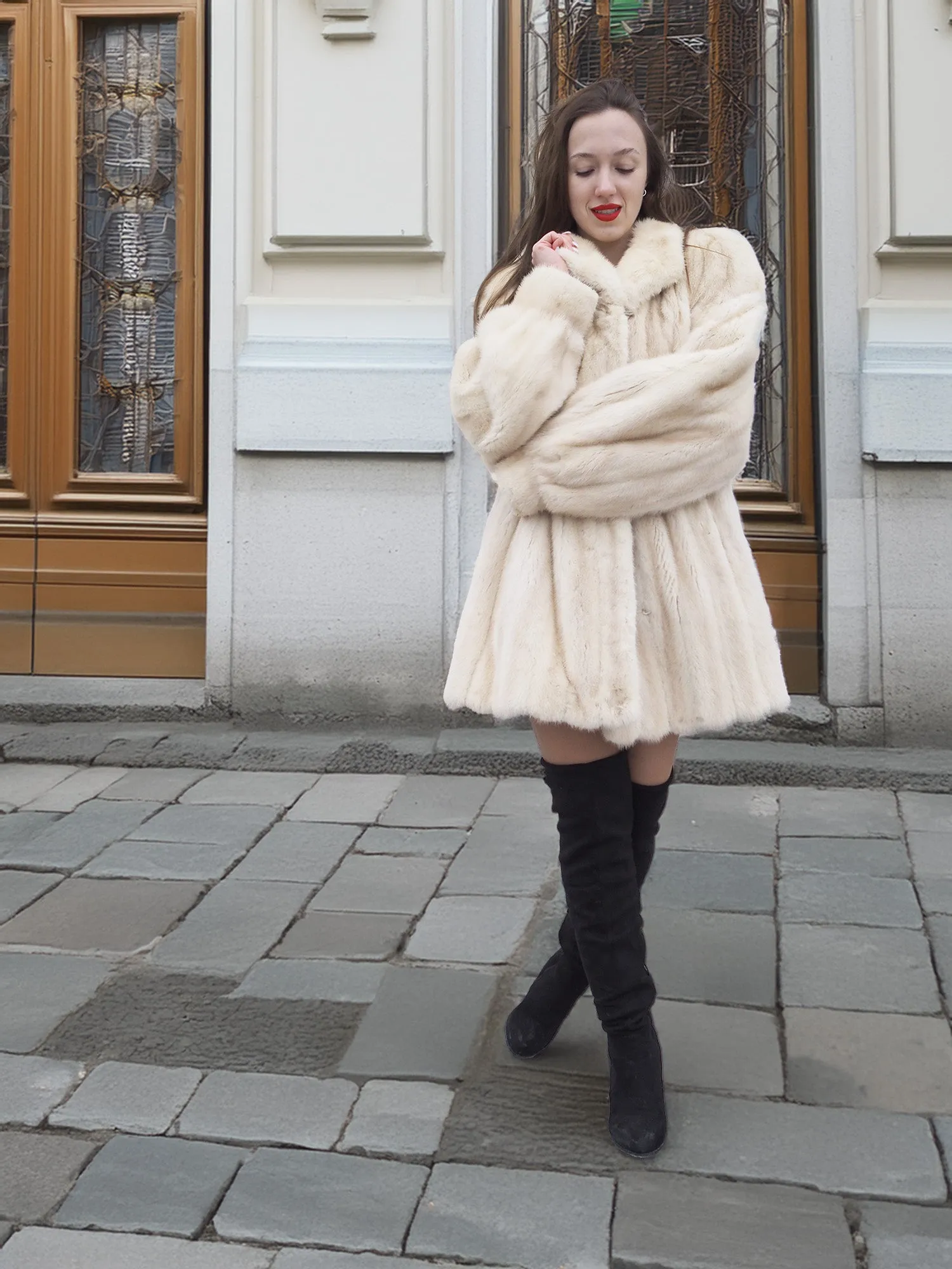 Beige Pearl Mink Fur Coat By Alan Sherry M/L