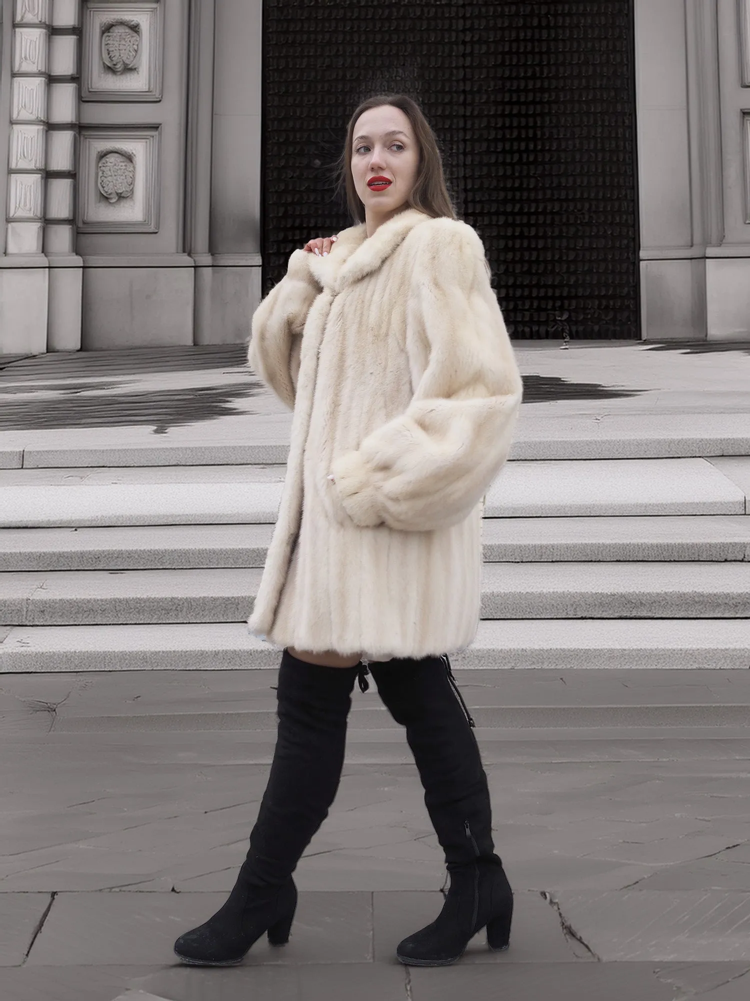 Beige Pearl Mink Fur Coat By Alan Sherry M/L