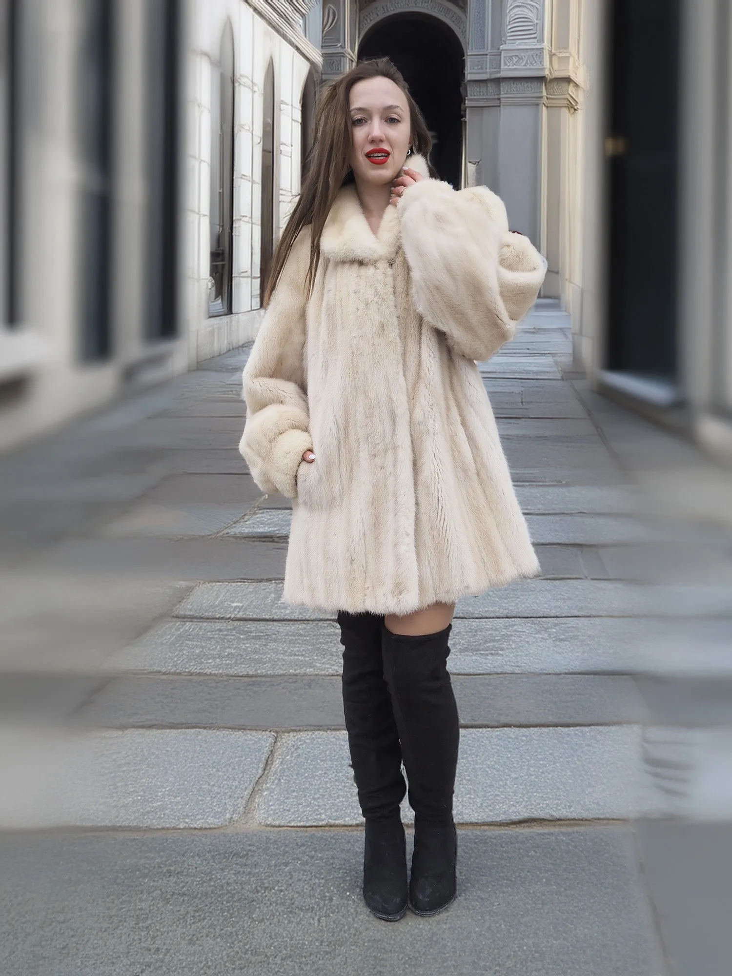 Beige Pearl Mink Fur Coat By Alan Sherry M/L