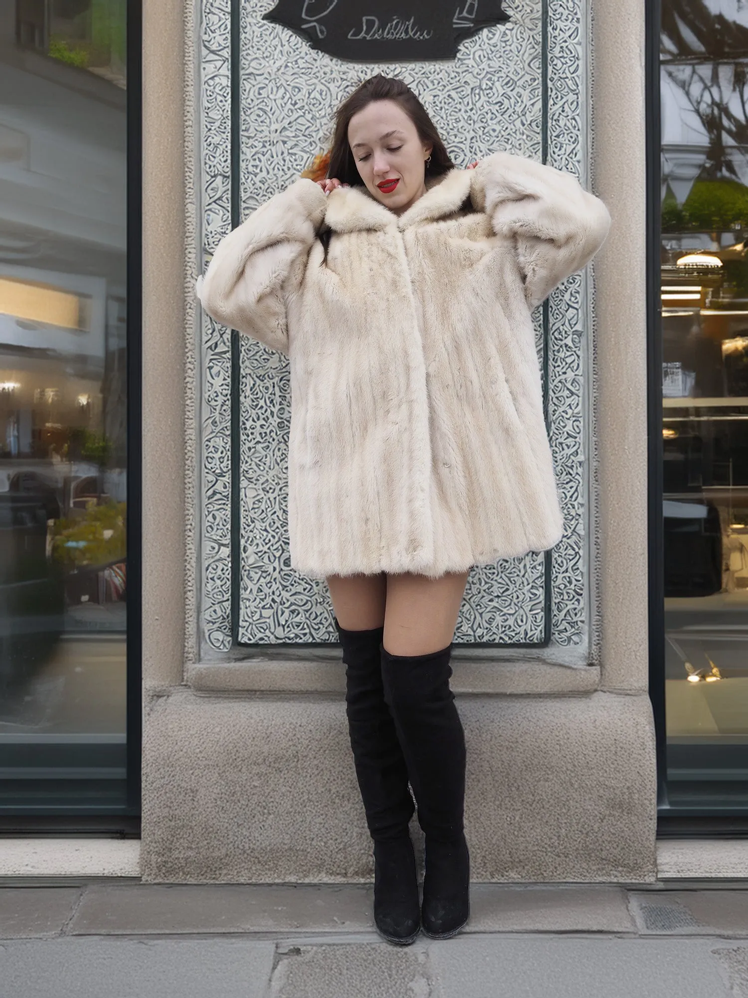 Beige Pearl Mink Fur Coat By Alan Sherry M/L