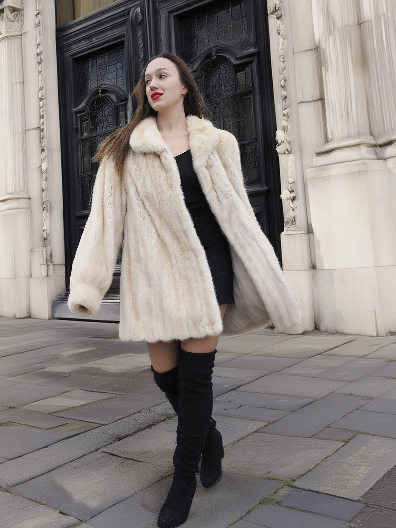 Beige Pearl Mink Fur Coat By Alan Sherry M/L