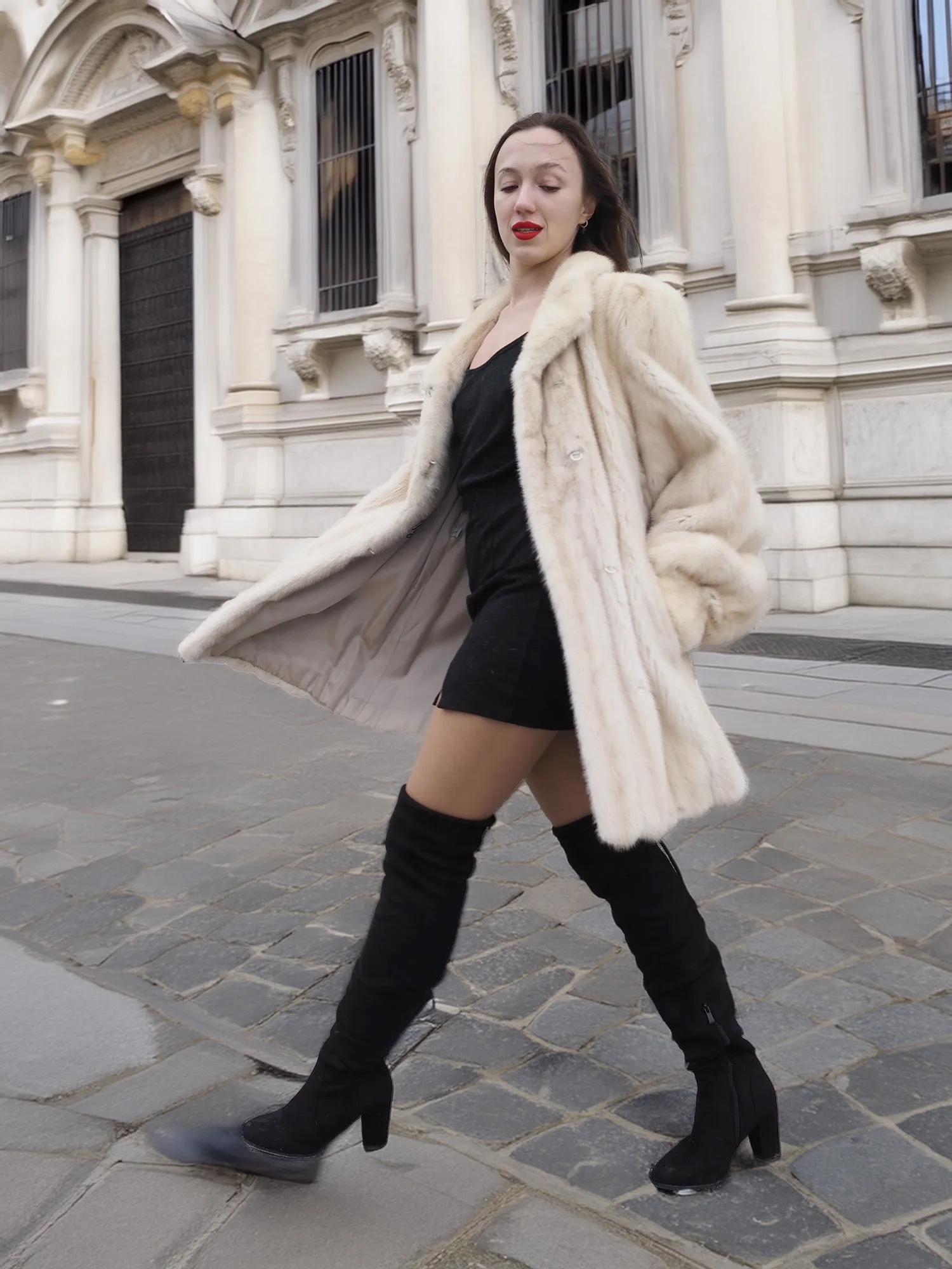Beige Pearl Mink Fur Coat By Alan Sherry M/L