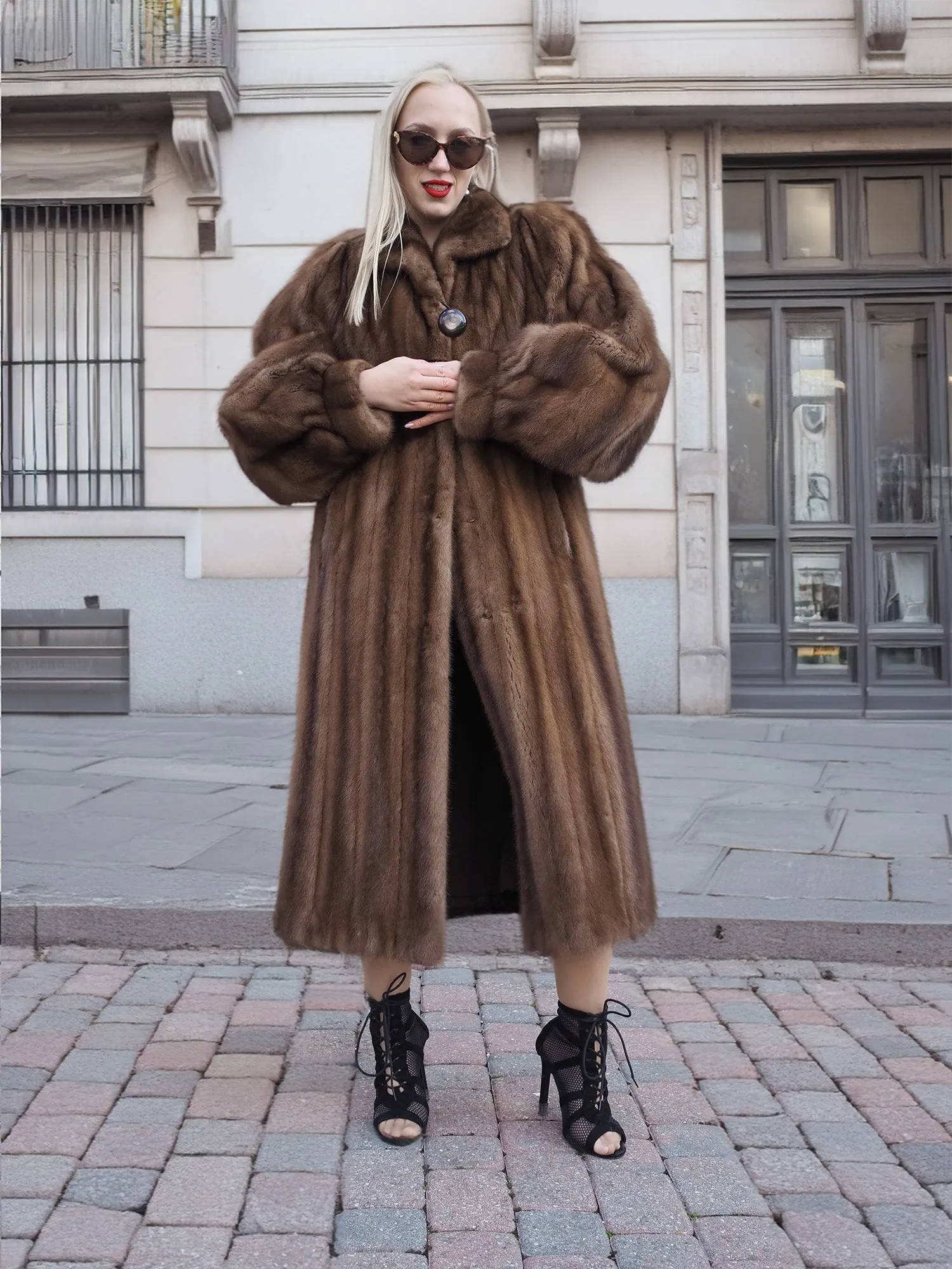 Elegant Vintage Pastel Canadian Brown Mink Fur Coat Silk Lining