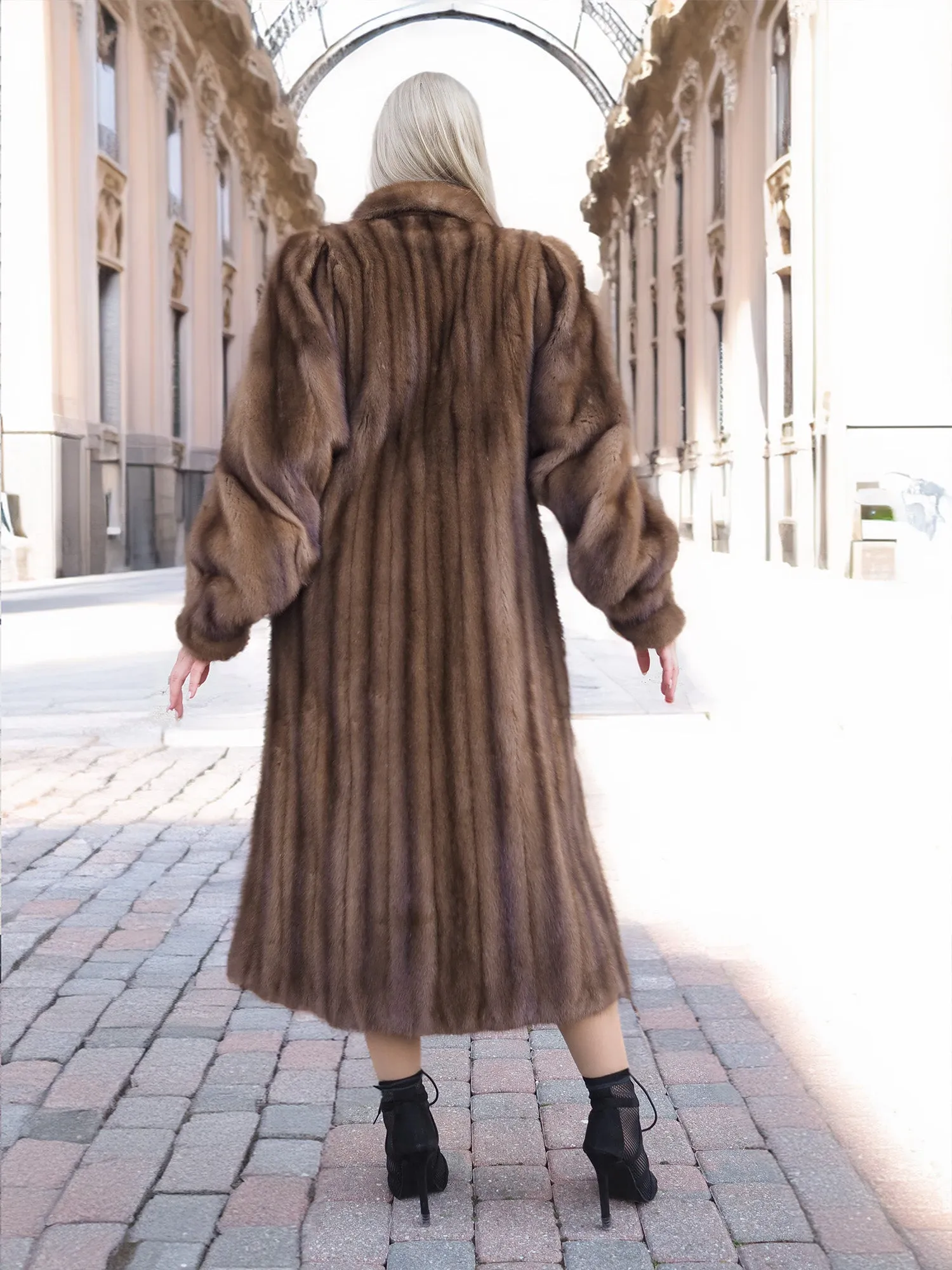 Elegant Vintage Pastel Canadian Brown Mink Fur Coat Silk Lining