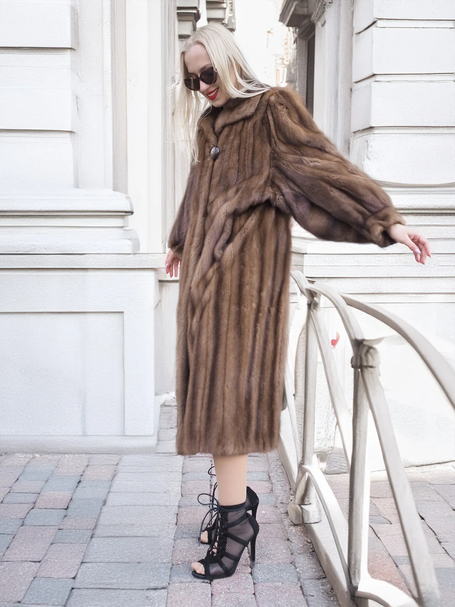 Elegant Vintage Pastel Canadian Brown Mink Fur Coat Silk Lining