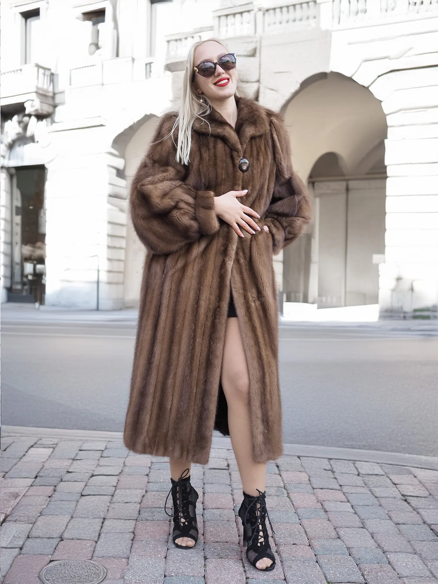 Elegant Vintage Pastel Canadian Brown Mink Fur Coat Silk Lining