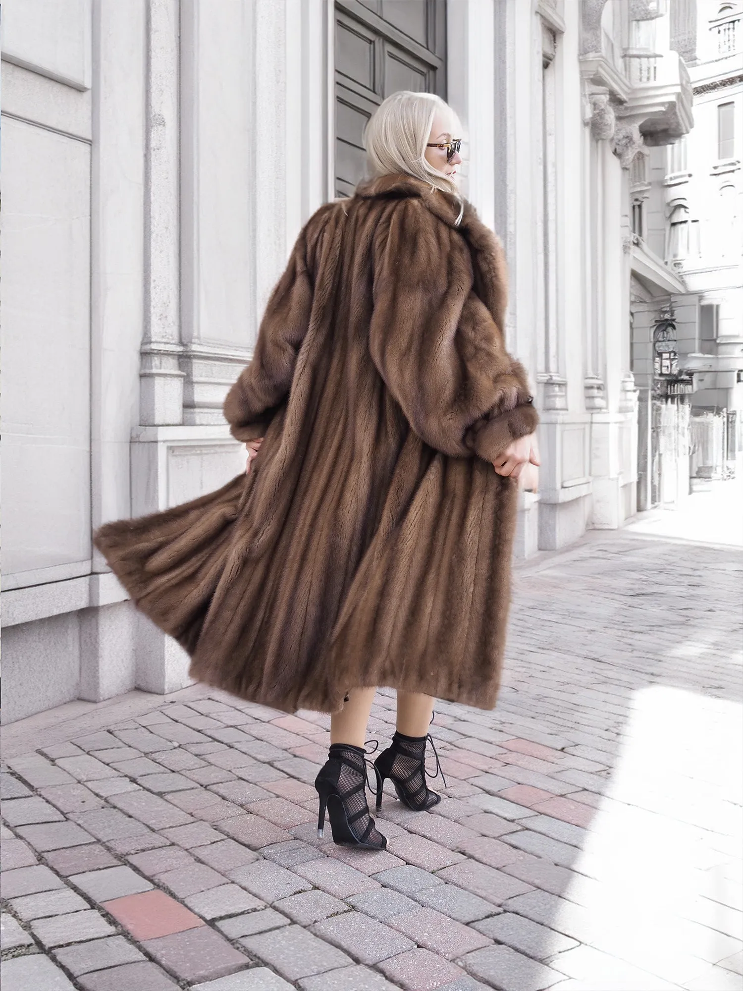 Elegant Vintage Pastel Canadian Brown Mink Fur Coat Silk Lining