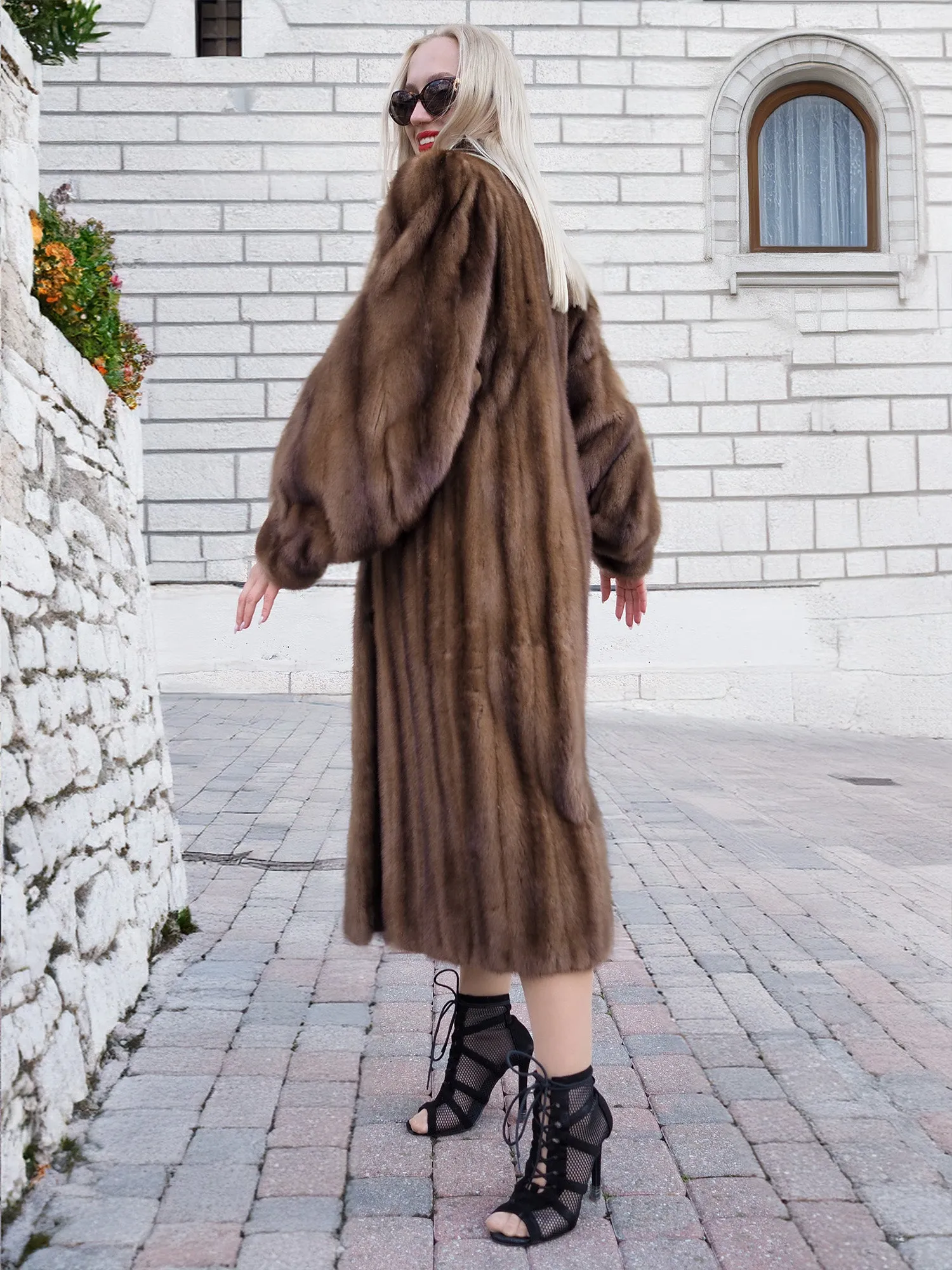 Elegant Vintage Pastel Canadian Brown Mink Fur Coat Silk Lining