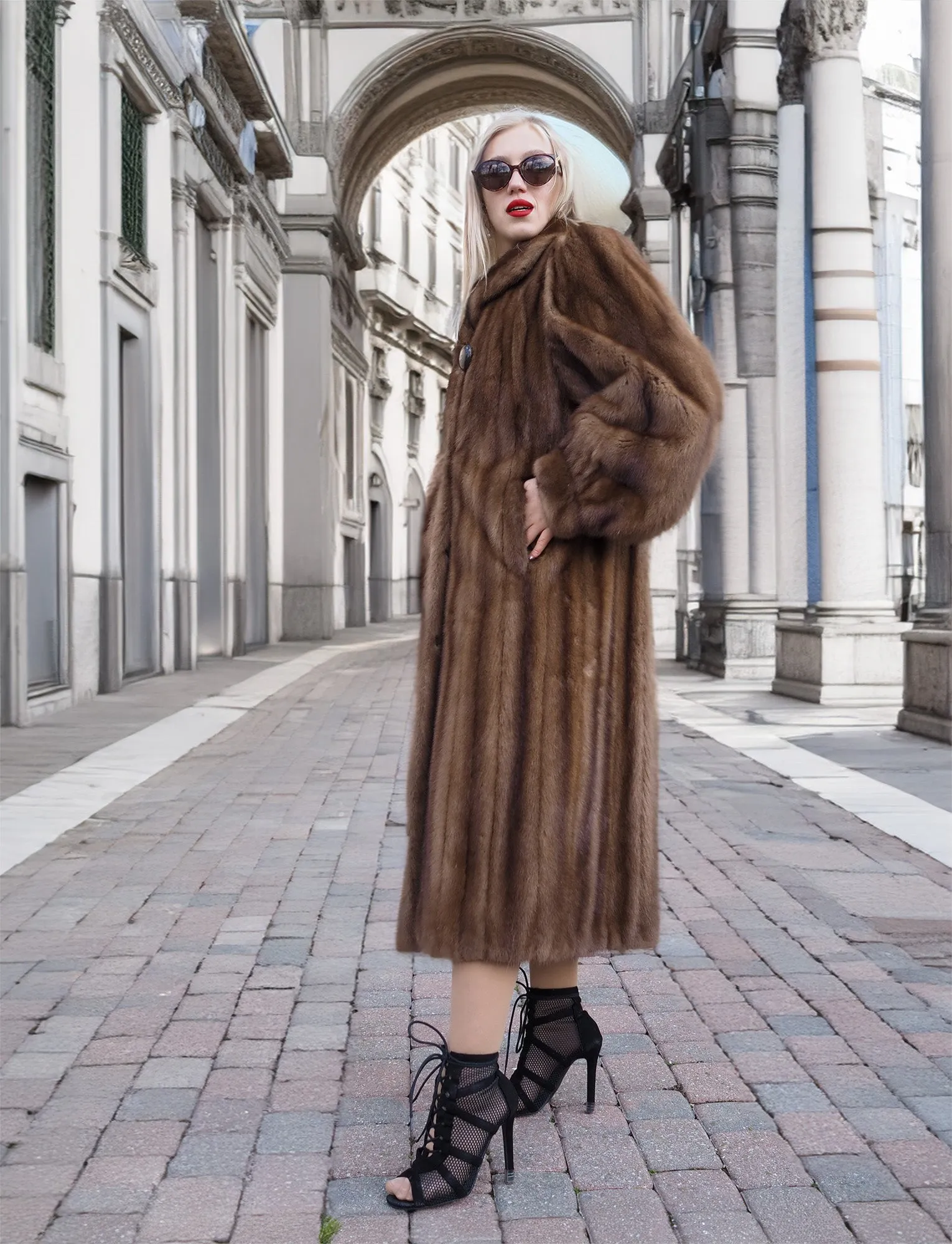 Elegant Vintage Pastel Canadian Brown Mink Fur Coat Silk Lining