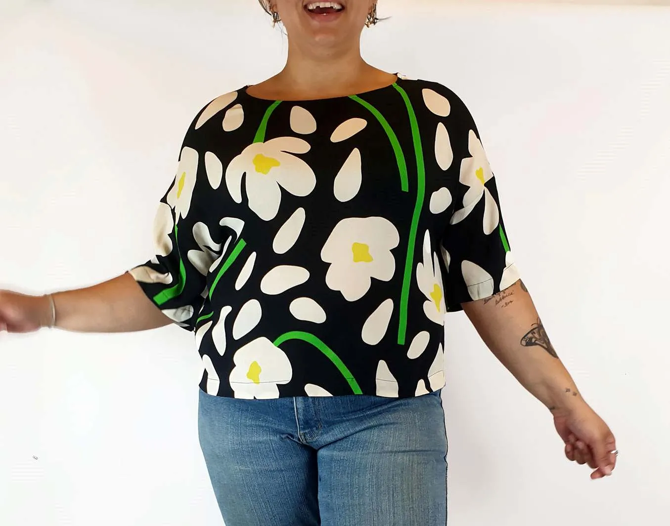 Gorman black and daisy print top size 14