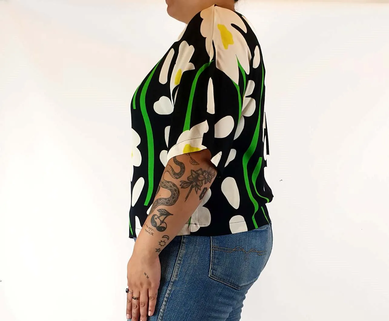 Gorman black and daisy print top size 14