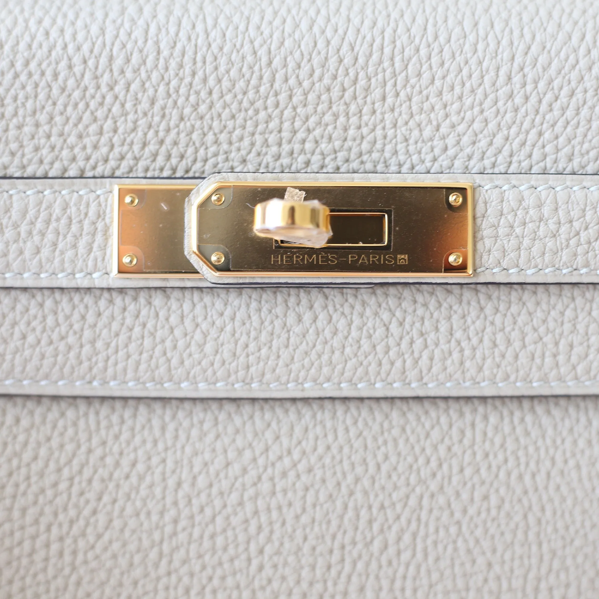 Hermès | Trench Togo Retourne Kelly - Gold Hardware | 32