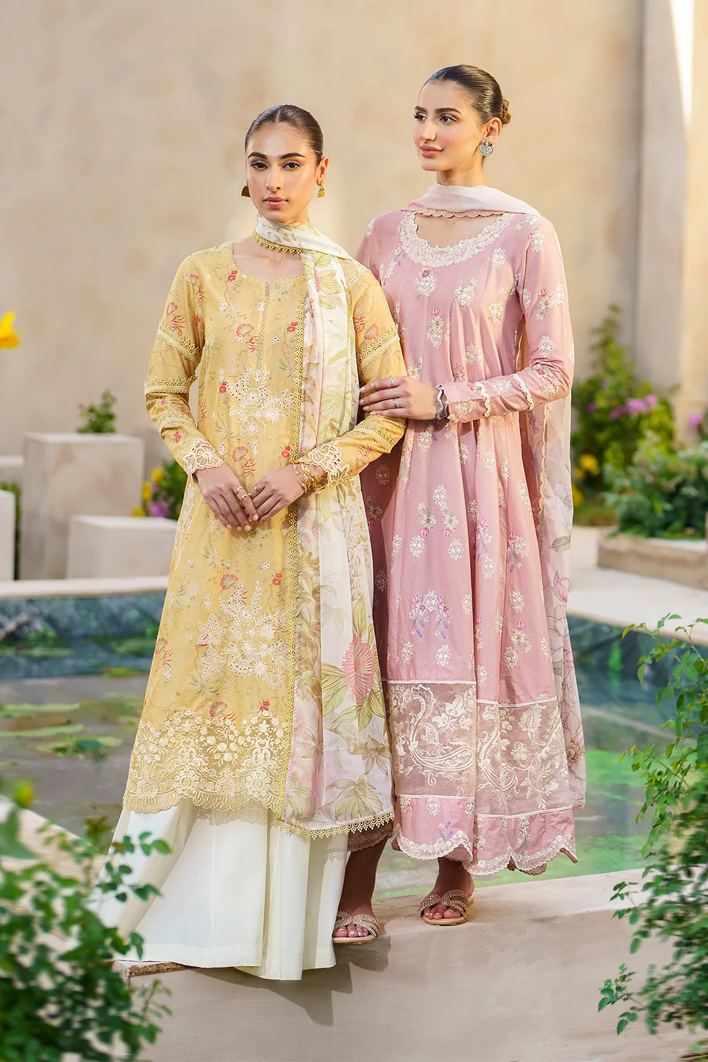 IZNIK | FESTIVE LAWN '24 | SFL-09 EMBROIDERED LAWN