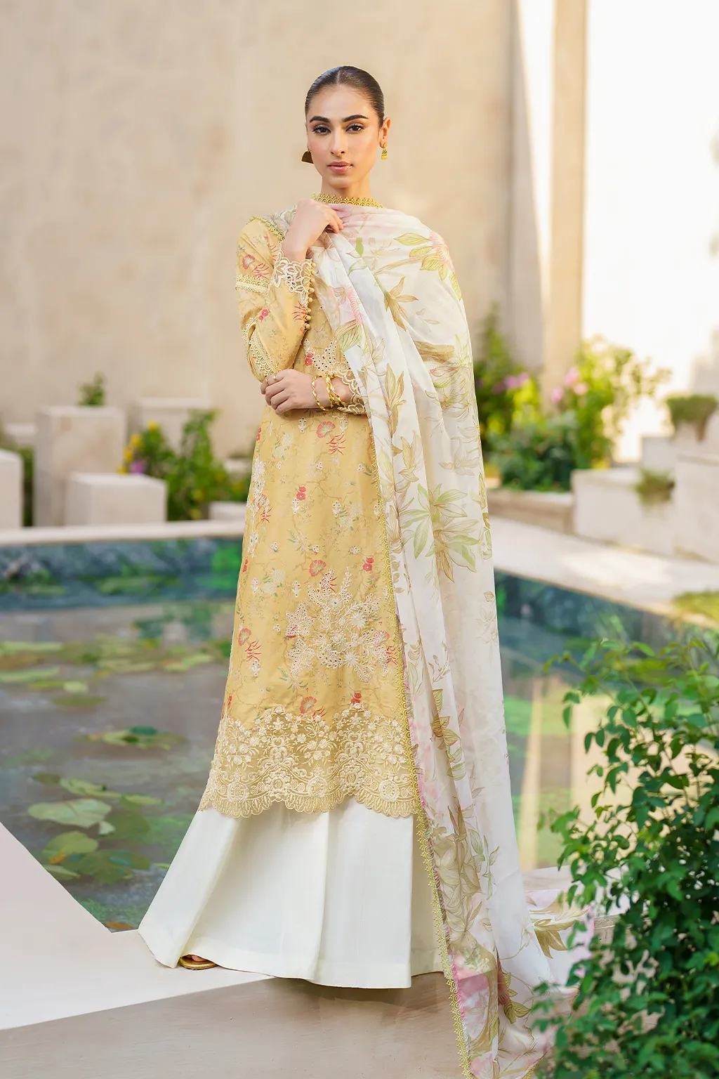 IZNIK | FESTIVE LAWN '24 | SFL-09 EMBROIDERED LAWN