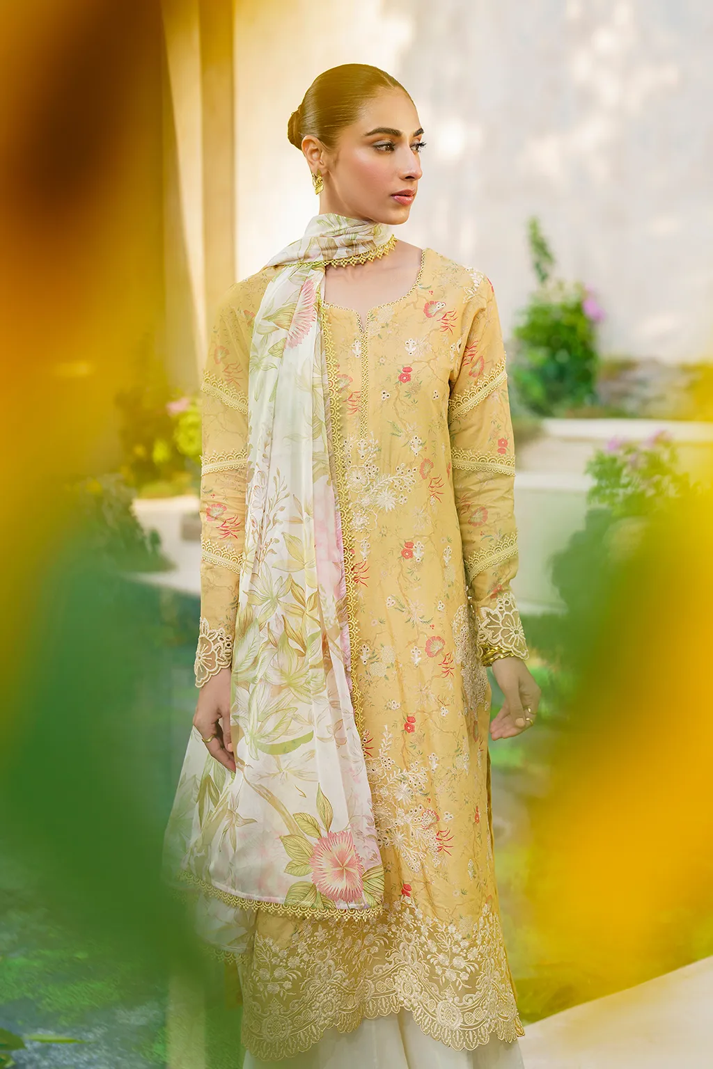 IZNIK | FESTIVE LAWN '24 | SFL-09 EMBROIDERED LAWN