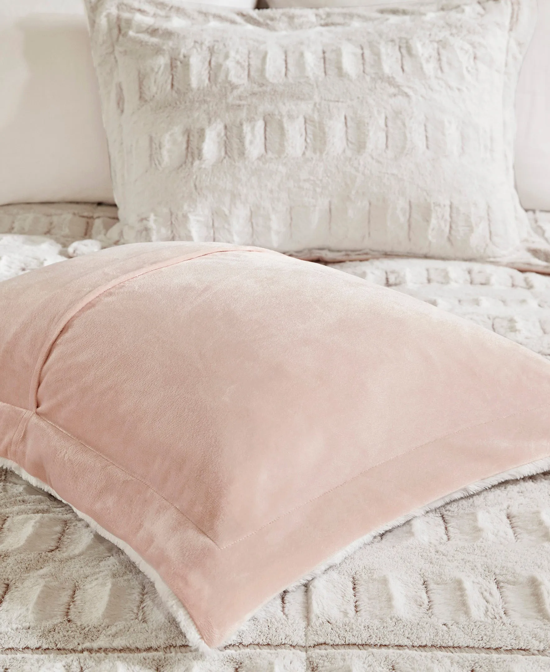 Margot Faux Fur Comforter Mini Set