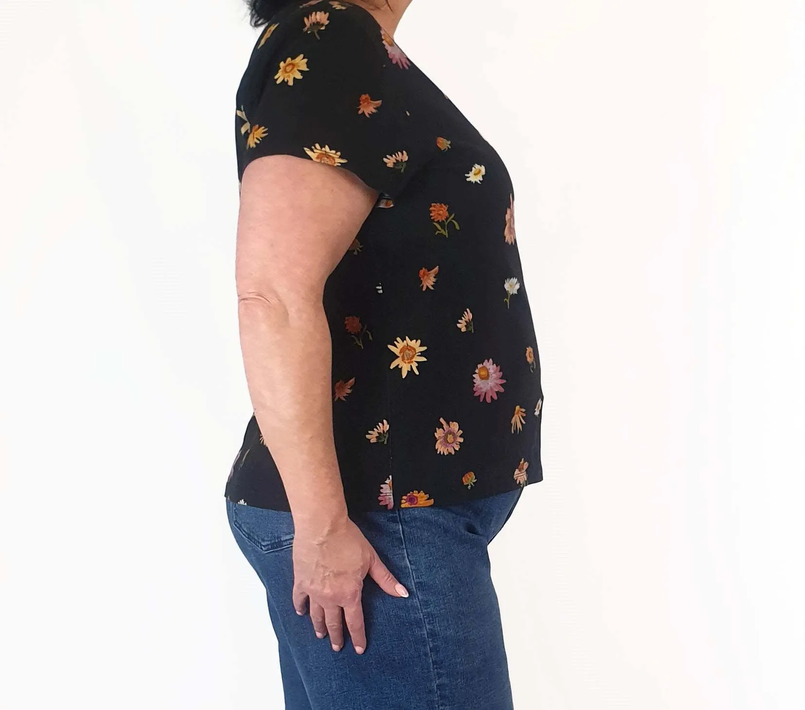 Nancybird black flower print tee shirt size 18
