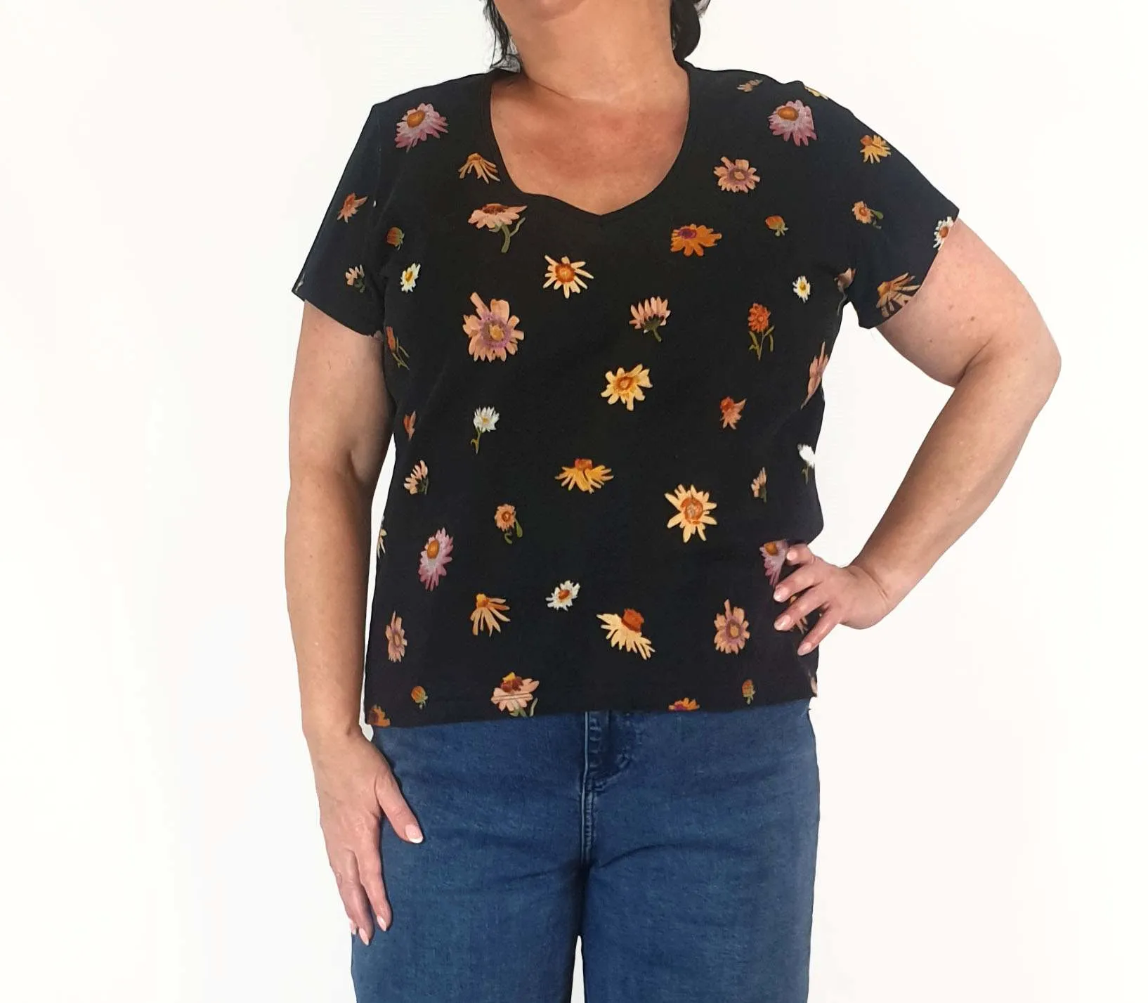 Nancybird black flower print tee shirt size 18