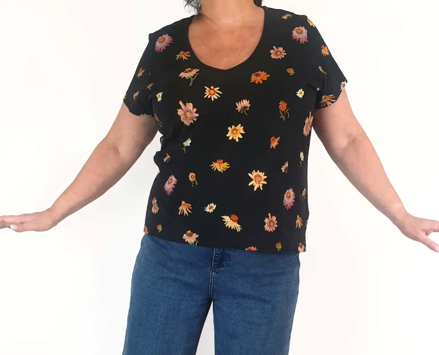 Nancybird black flower print tee shirt size 18