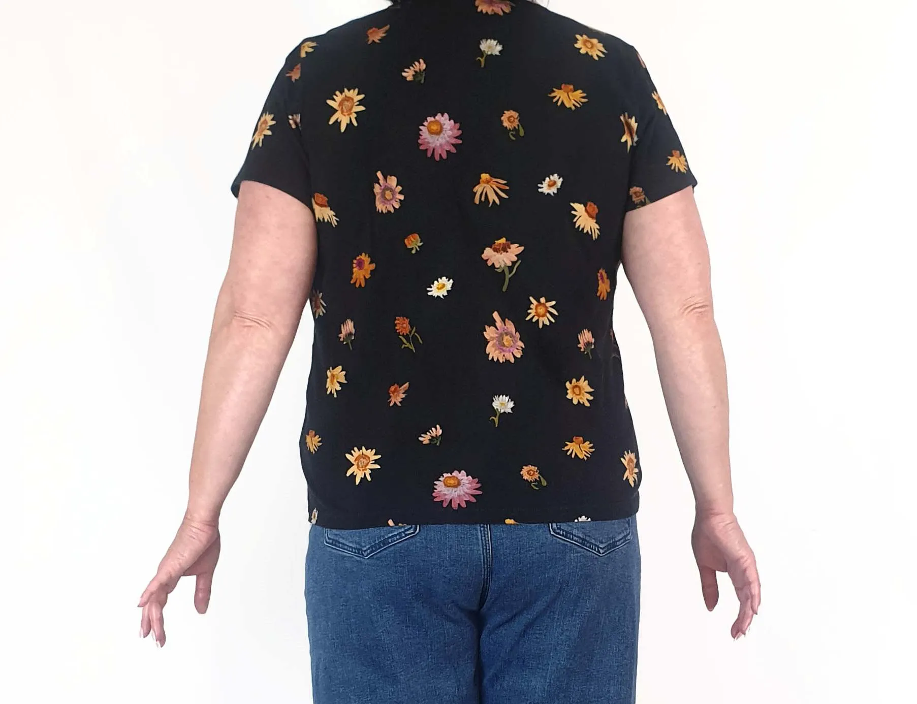 Nancybird black flower print tee shirt size 18
