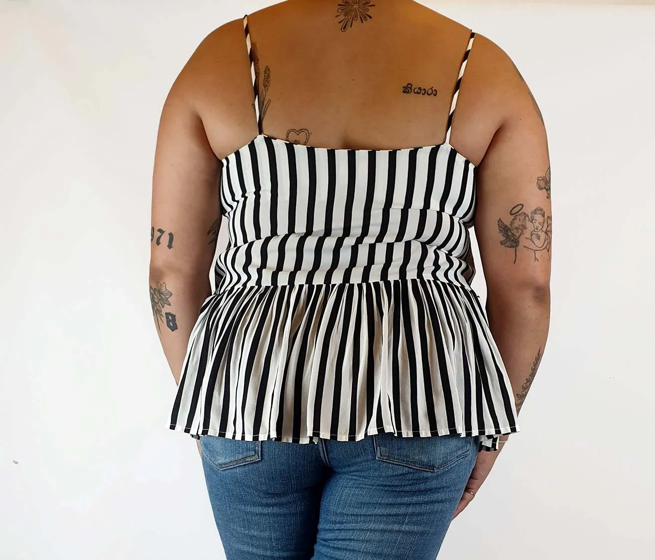 Obus black and white print spagetti string top size 4 (best fits size 14)