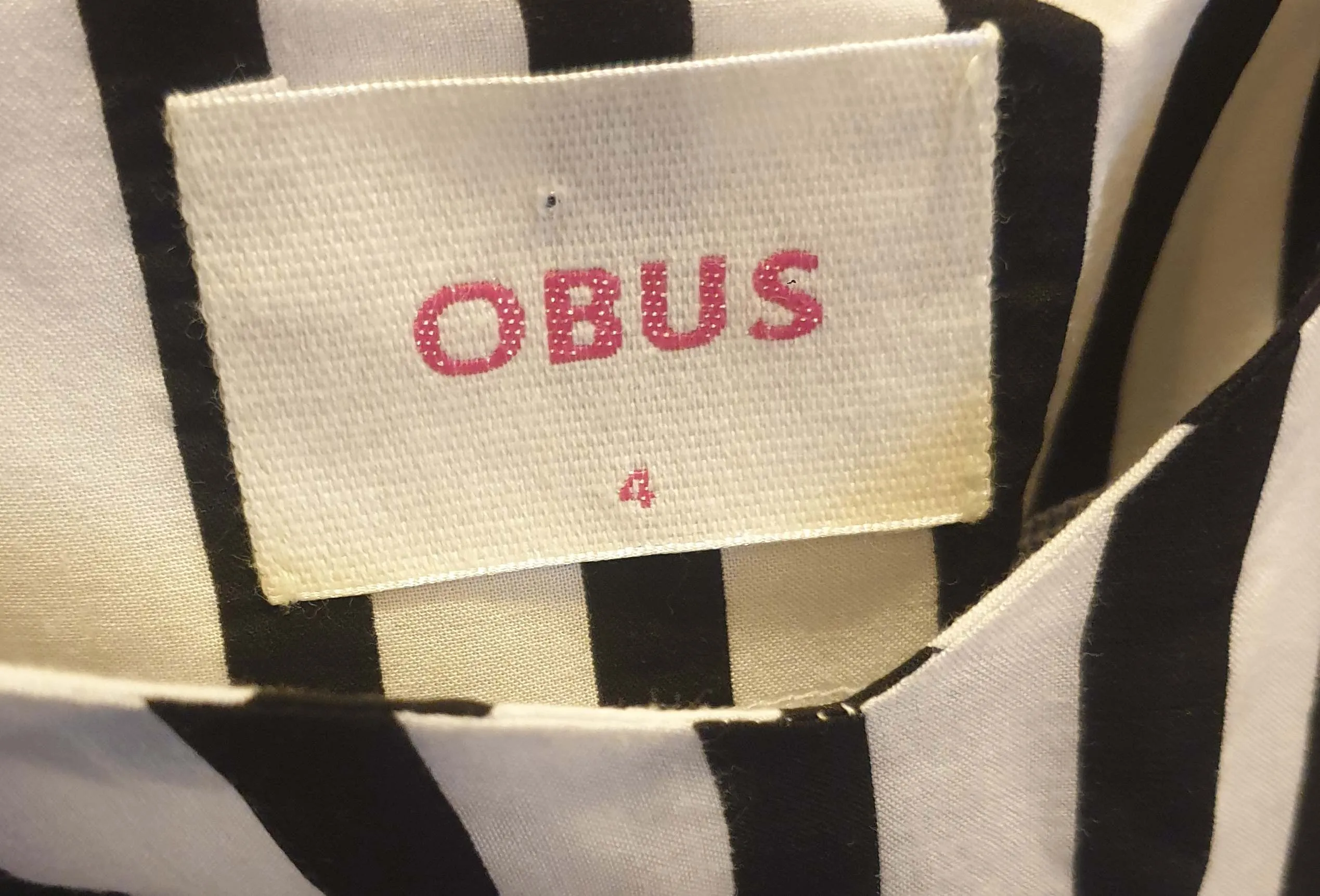 Obus black and white print spagetti string top size 4 (best fits size 14)