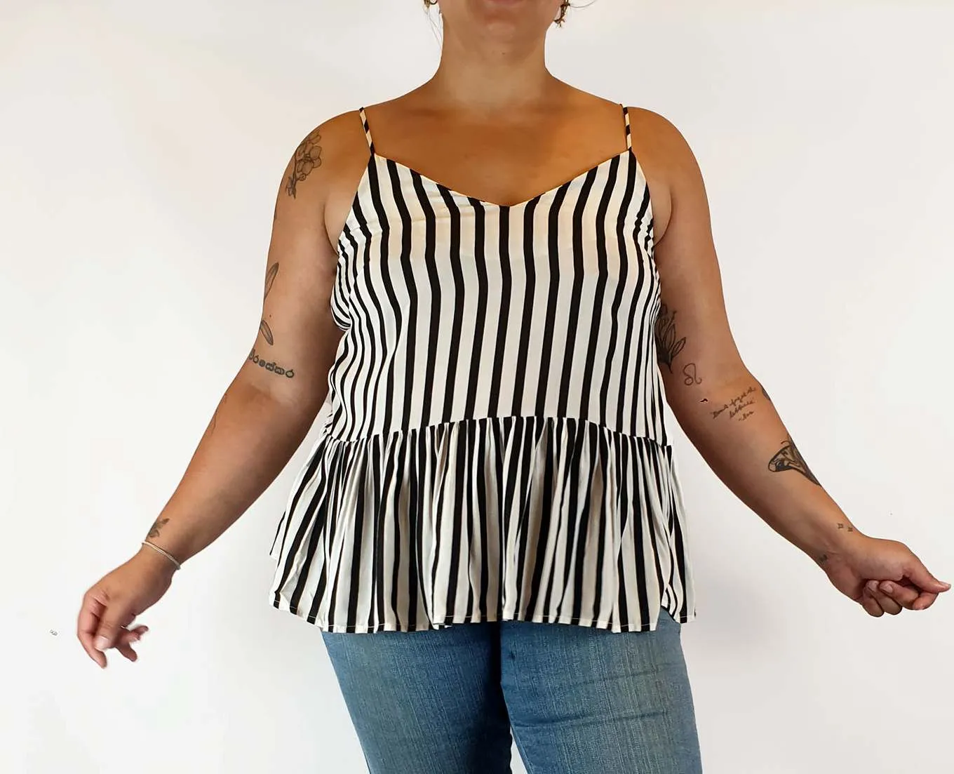 Obus black and white print spagetti string top size 4 (best fits size 14)