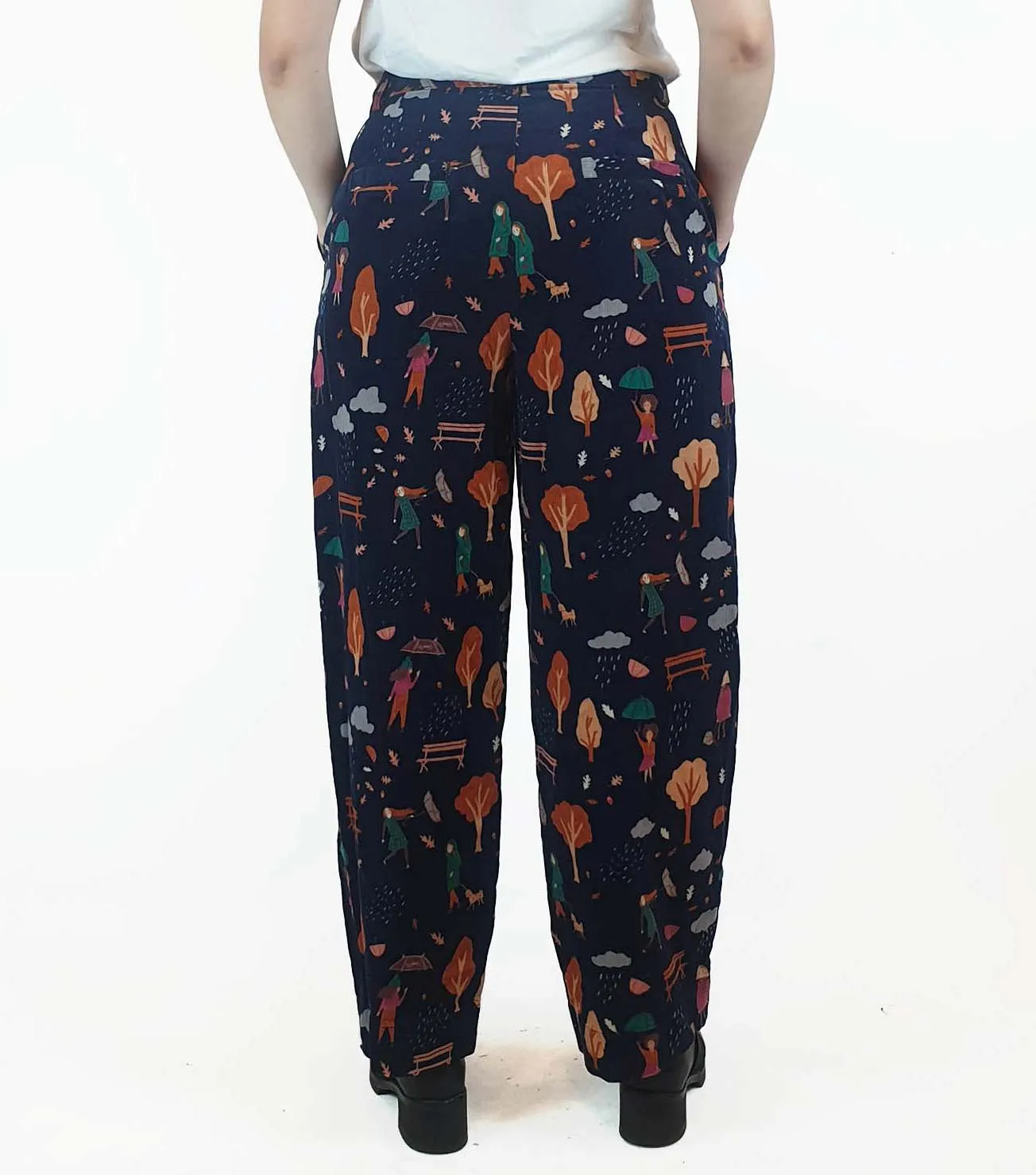 Princess Highway navy straight leg cords with people and weather print size 10