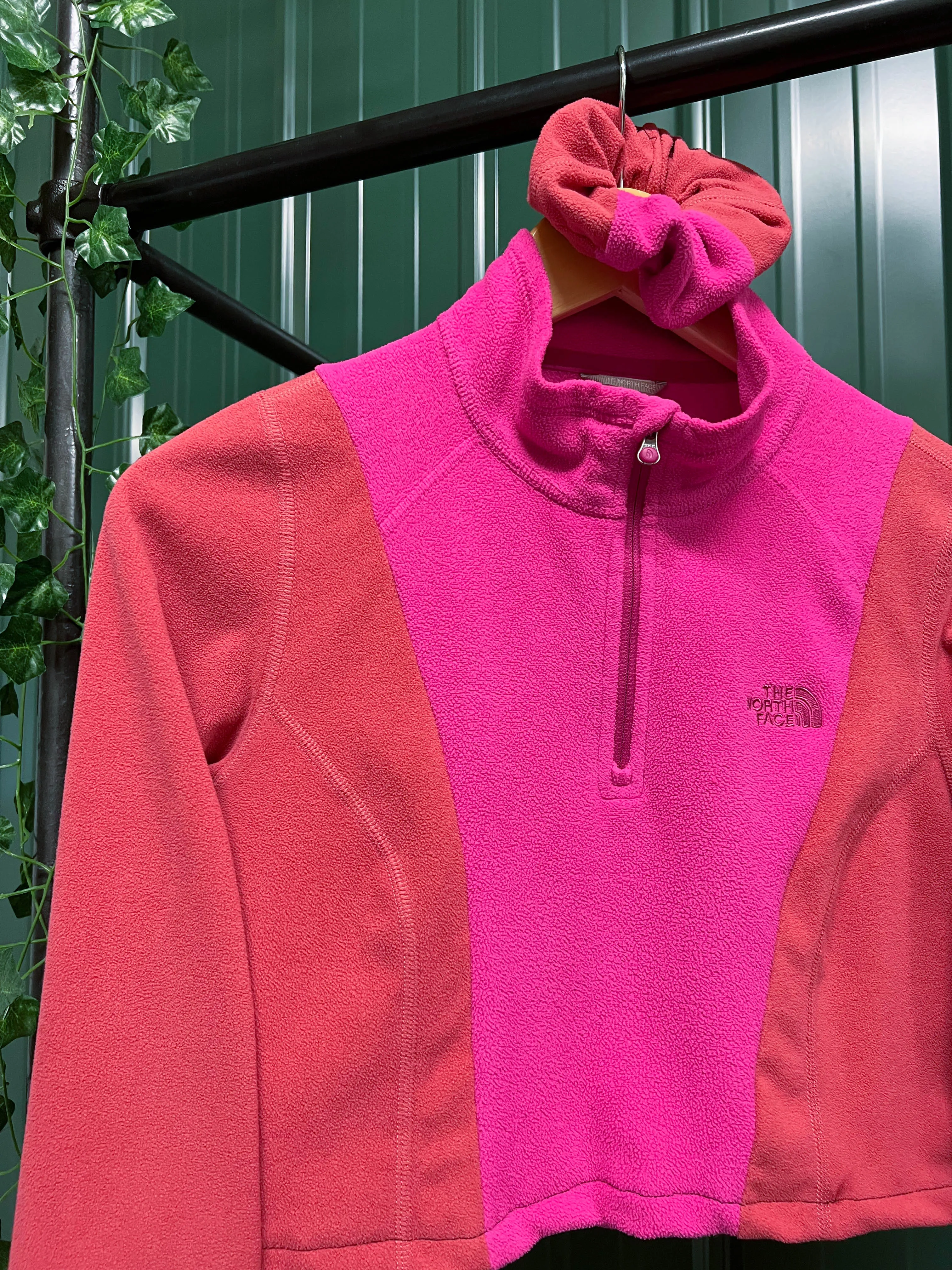 "1 of 1" The North Face Crop Set (XS)