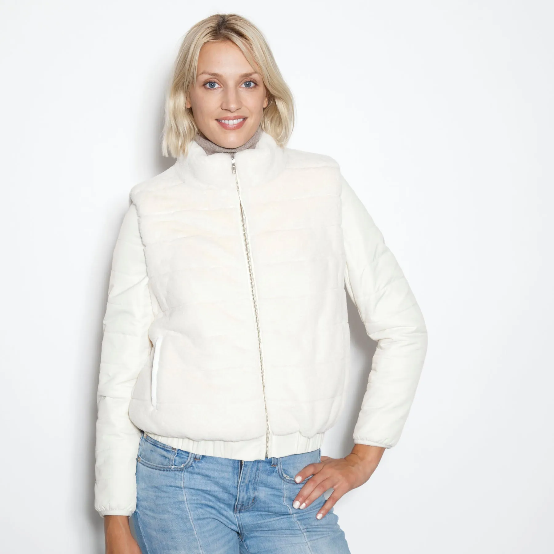 Signature Down  Sleeve Jacket with Removable Sleeve (Black)