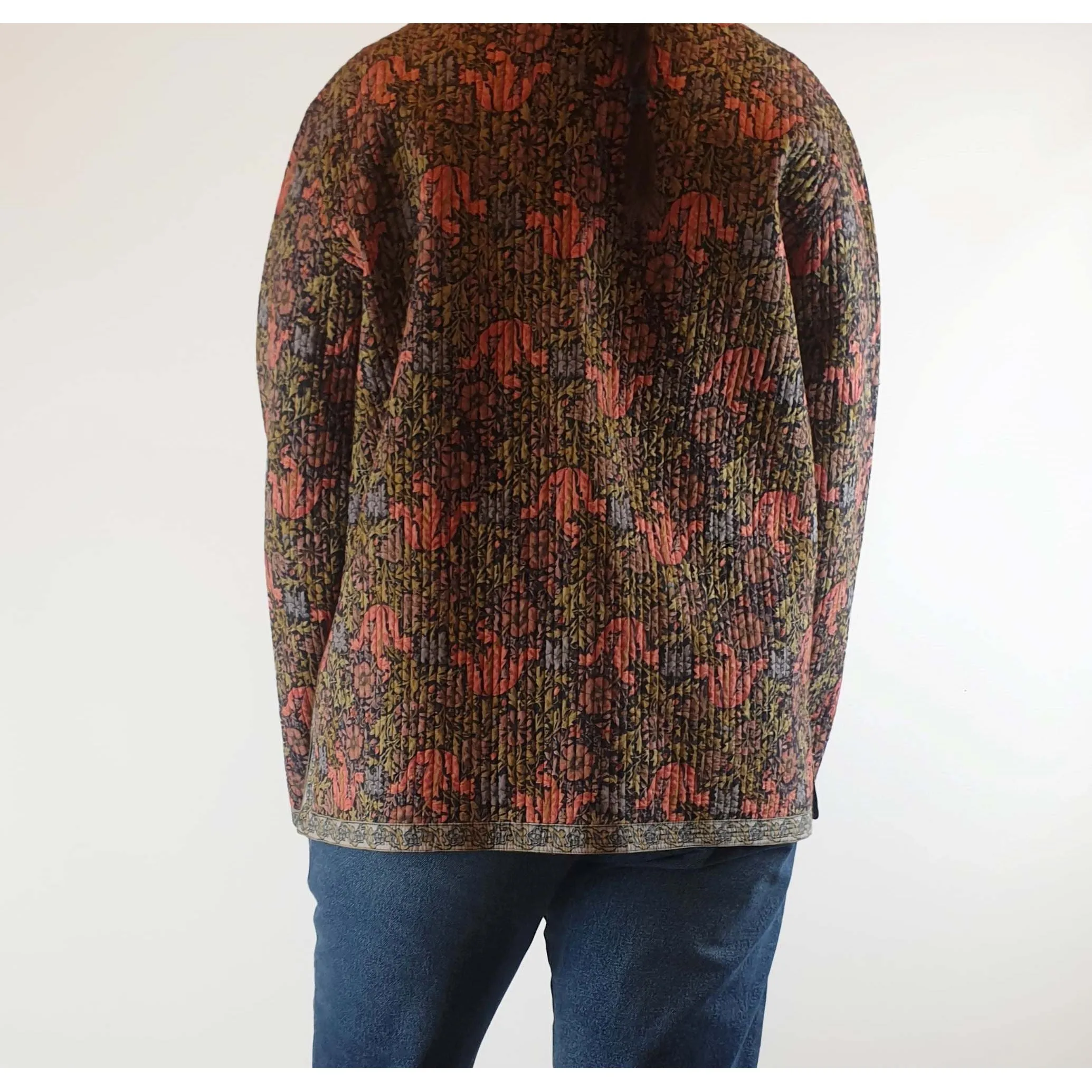 The Metropolitan Museum of Art quilted coat best fits size M