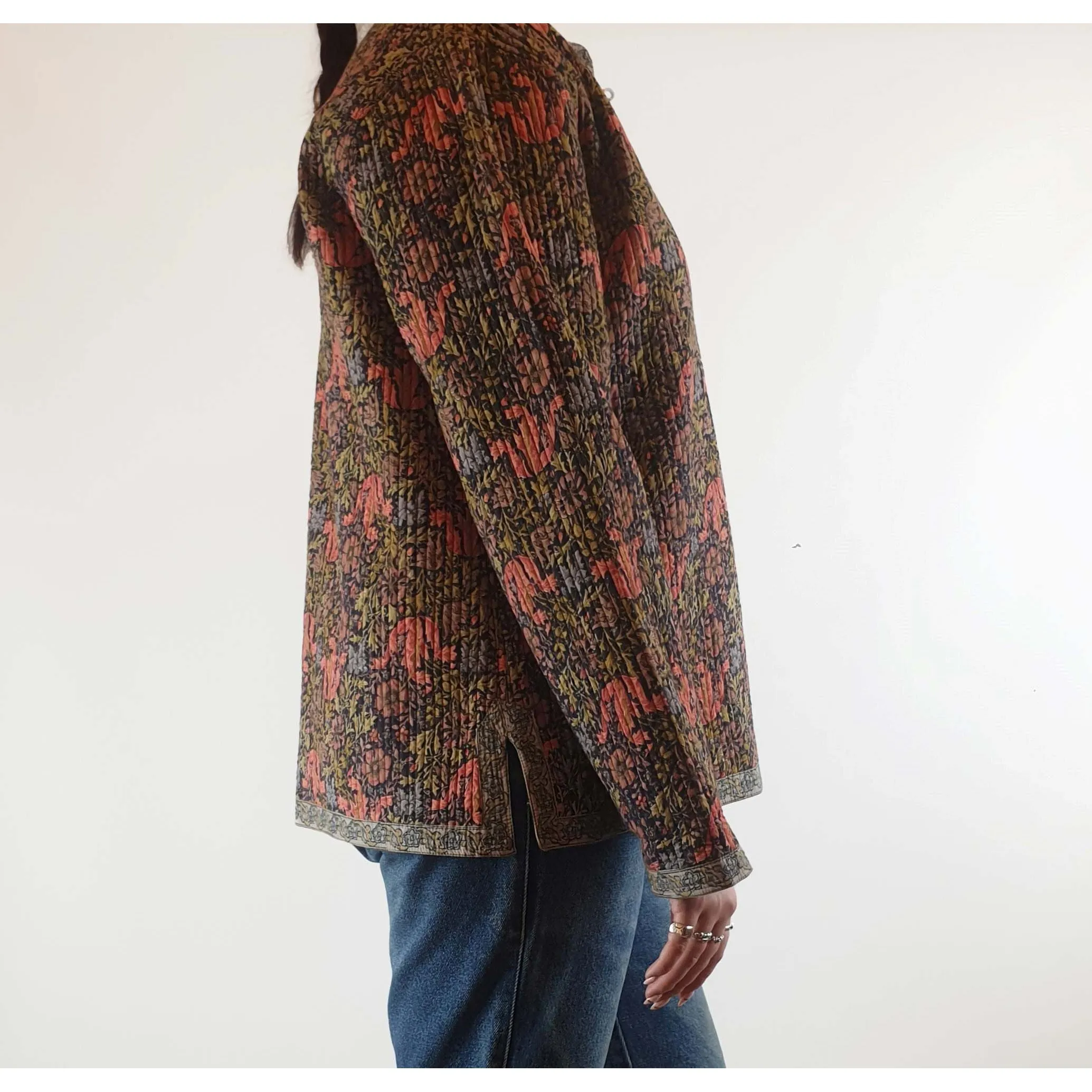 The Metropolitan Museum of Art quilted coat best fits size M