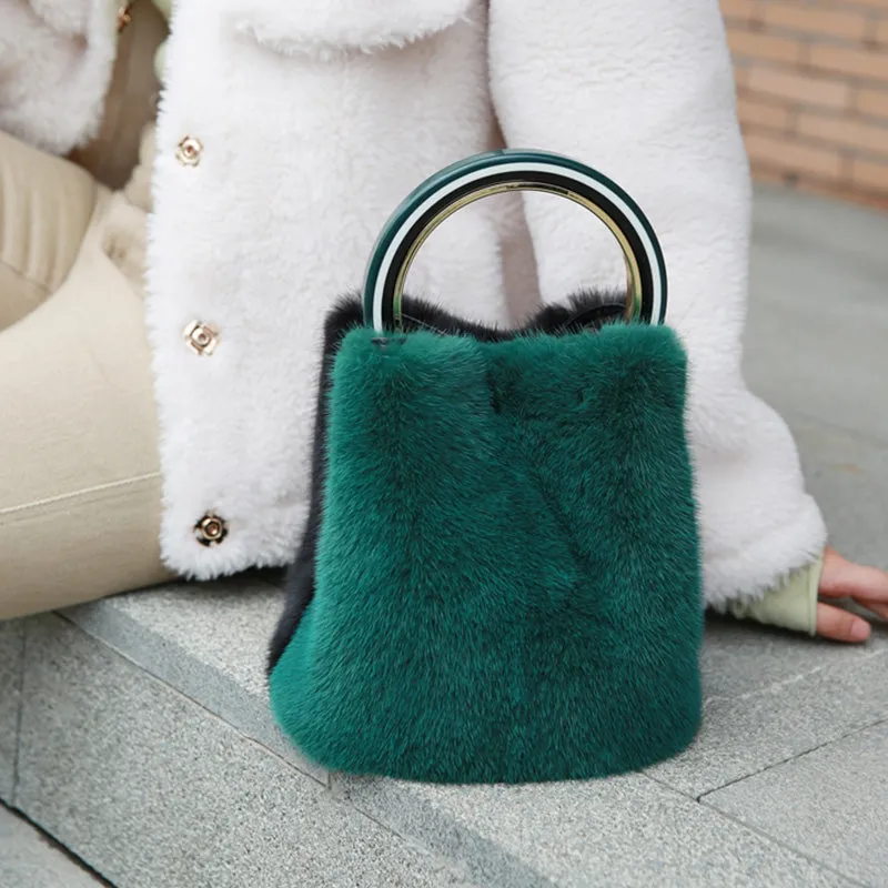 Women's Real Mink Fur Handbags 2022 New Fashion Fur Shoulder Bags Pearl Chain Bucket Bag 8842