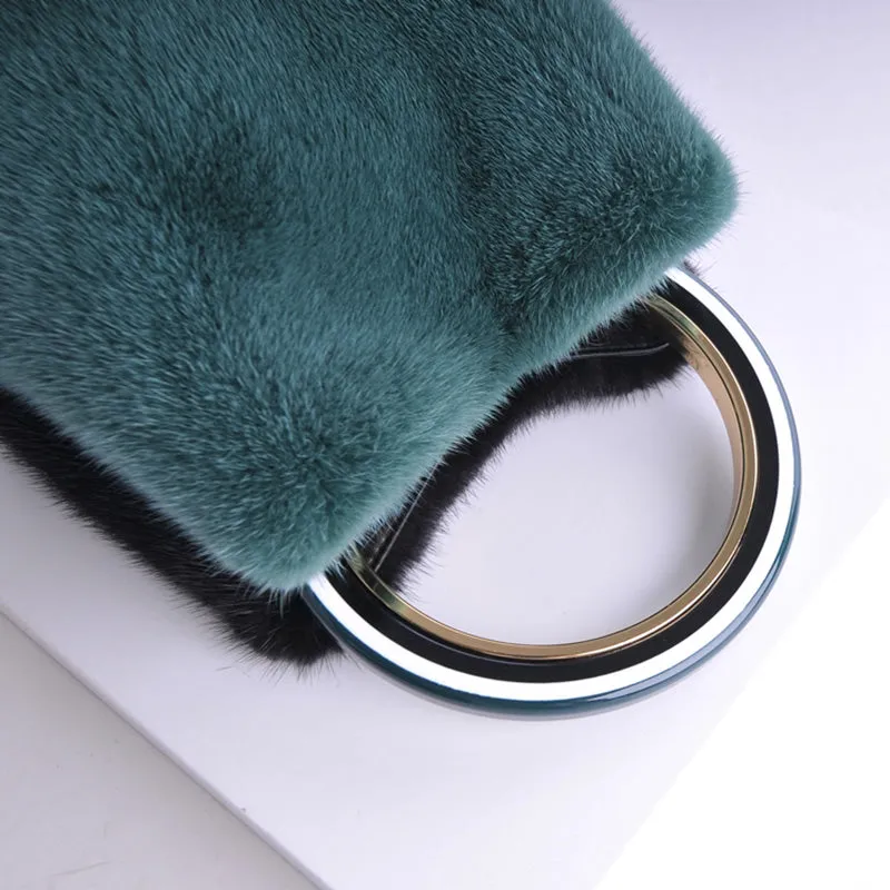 Women's Real Mink Fur Handbags 2022 New Fashion Fur Shoulder Bags Pearl Chain Bucket Bag 8842